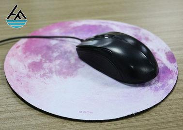 Çin Serin Baskılı Yuvarlak Mouse Pad, İnce Mouse Mat Dikişli Çerçeve 2-5 mm Kalınlık Fabrika